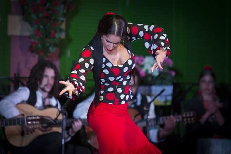  Soleá de la Clavelita - การผสานระหว่างความเศร้าและความสง่างามของ Flamenco